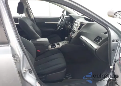 2013 Subaru Legacy 2.5I Premium из США, поврежденный, VIN 4S3BMBC61D3016589